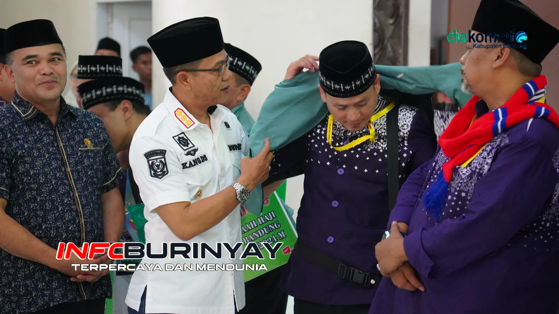 Bupati Bandung Lepas Calon Jemaah Haji Kloter Pertama Embarkasi Indramayu