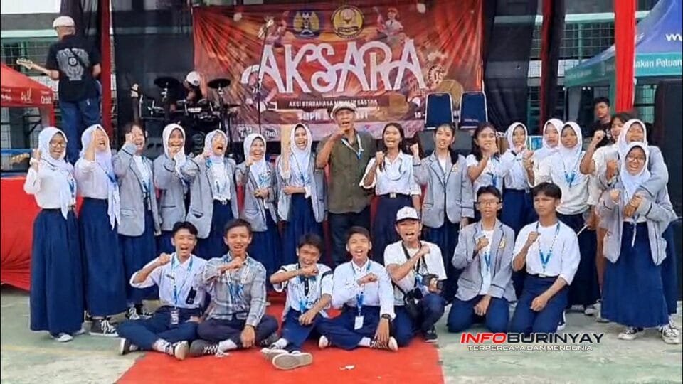 Siswa SMPN 2 Cileunyi tampil dalam Gebyar Bahasa AKSARA, memperkuat literasi dan cinta bahasa daerah di Bulan Bahasa 2025.