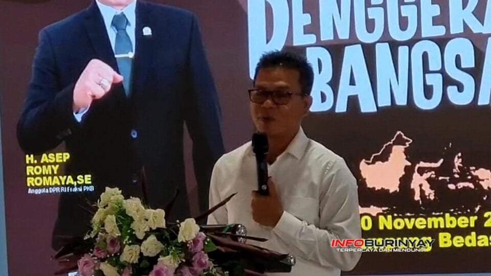 Ketua DPC PKB Kabupaten Bandung memberikan sambutan saat membuka kegiatan Pendidikan Kader Penggerak Bangsa di Kampung Bedas.