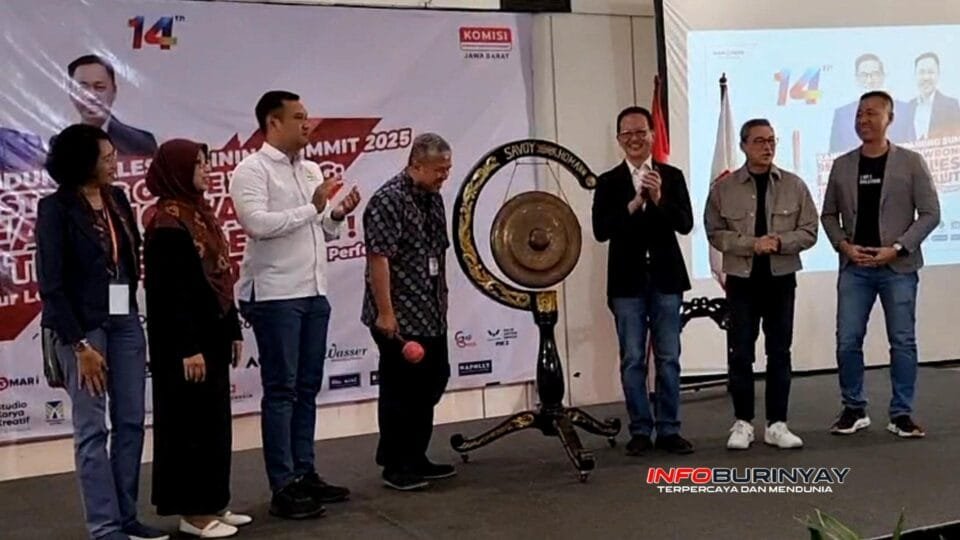 Pembukaan Bandung Sales Training Summit 2025 di Hotel Savoy Homann Bandung dalam peringatan Hari Sales Indonesia ke-14 bersama Komunitas Profesi Sales Indonesia Jawa Barat.