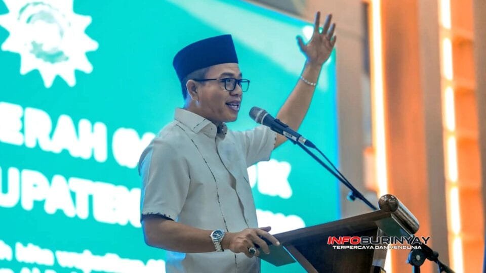 Bupati Bandung Dadang Supriatna memberikan sambutan saat membuka Musda IX Persistri Kabupaten Bandung di Gedung Moh. Toha, Soreang.