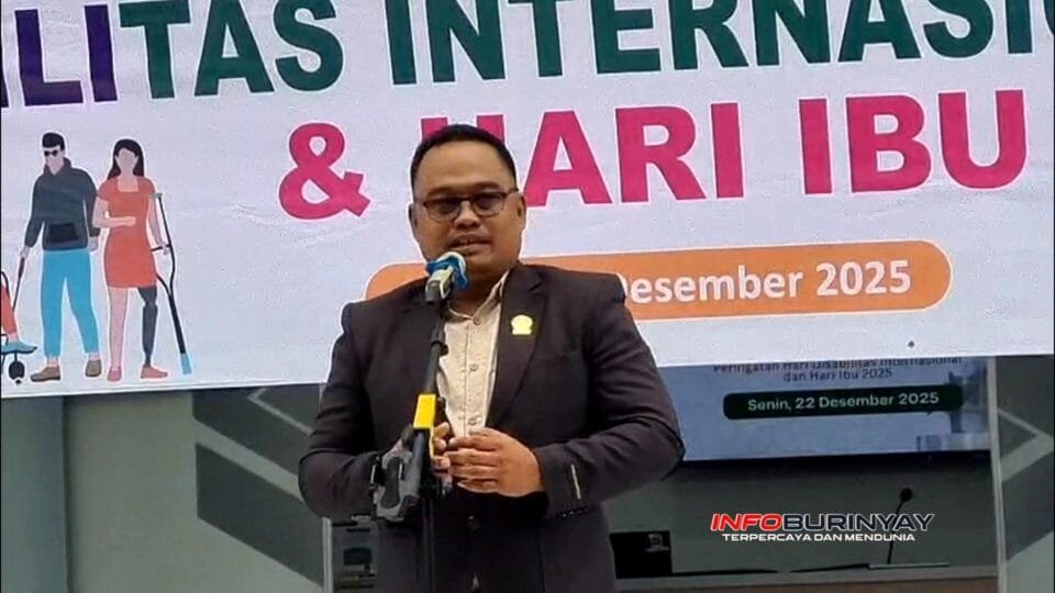 CEO SMP–SMK Skye Digipreneur Agus Gandara menyampaikan sambutan pada Peringatan Hari Disabilitas Internasional dan Hari Ibu 2025 di Kabupaten Bandung