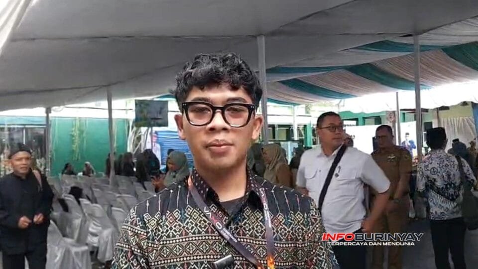 Muhamad Jimli Fatihin, S.Pd., Kepala Satuan PKBM Al-Firdaus saat memberikan keterangan terkait evaluasi pembelajaran dan digitalisasi pendidikan di Kabupaten Bandung.