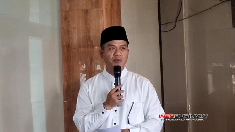 Bupati Bandung Dadang Supriatna menyampaikan Instruksi Magrib Mengaji saat kegiatan Jumat Keliling di Masjid Al-Wustho Bojongsoang
