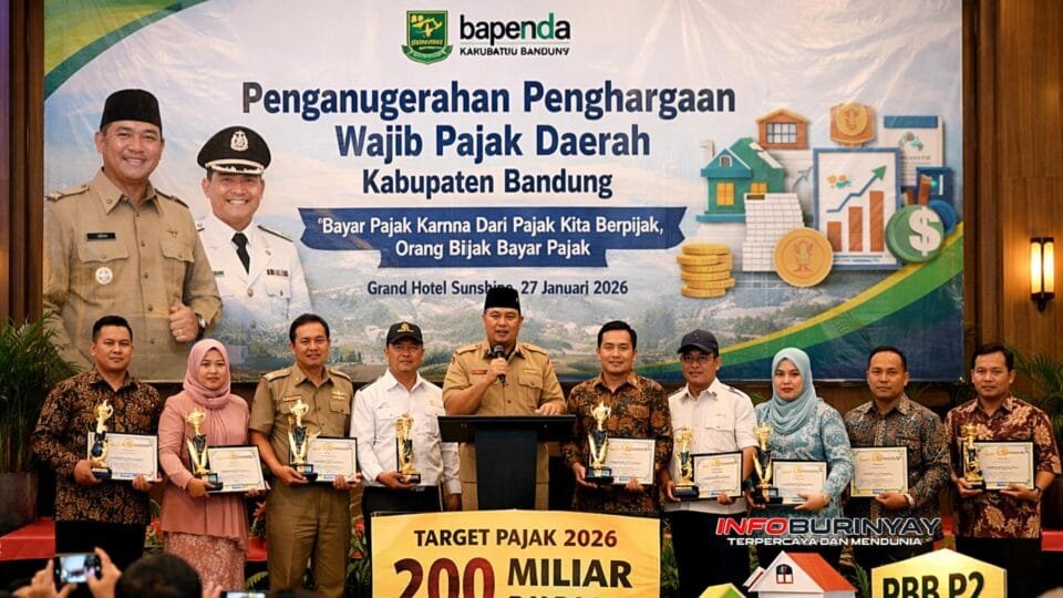 Bupati Bandung HM Dadang Supriatna menyampaikan sambutan pada Penghargaan Wajib Pajak Daerah Bapenda Kabupaten Bandung dengan target pajak 2026 sebesar Rp200 miliar.