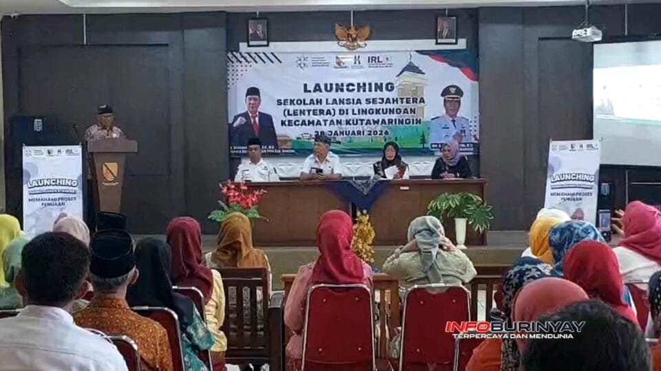 Peluncuran Sekolah Lansia Sejahtera LENTERA Kecamatan Kutawaringin di Aula Kantor Kecamatan Kutawaringin, Kabupaten Bandung, Rabu (2812026).