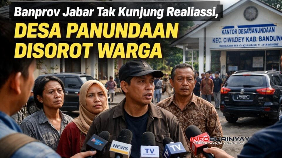 Warga menyampaikan aspirasi di depan Kantor Desa Panundaan, Kecamatan Ciwidey, Kabupaten Bandung, terkait belum terealisasinya Bantuan Provinsi Jawa Barat.