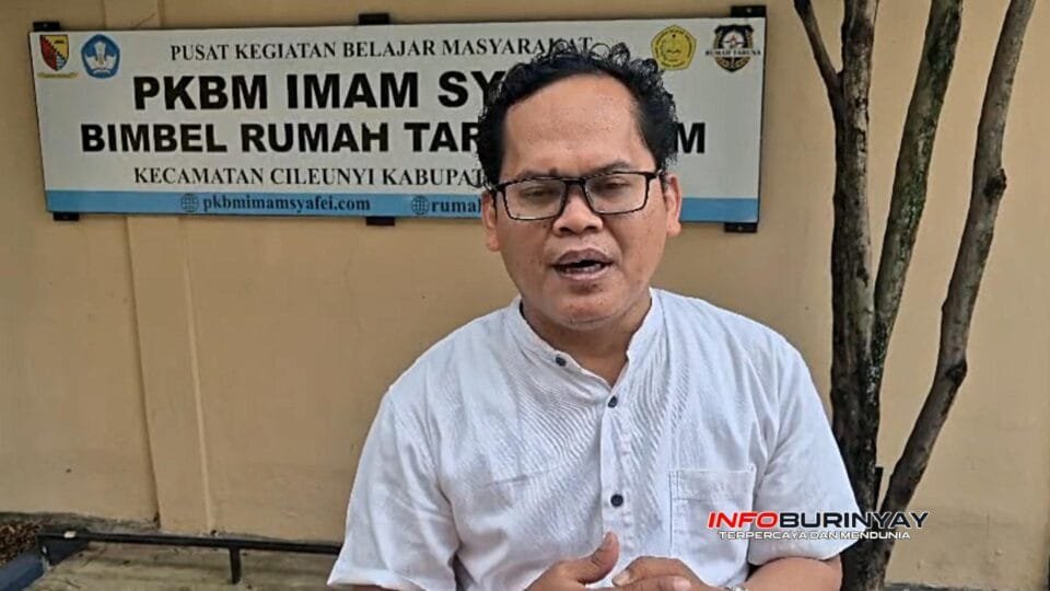 Imam Syafei memberikan keterangan pers terkait disparitas gaji PPPK Paruh Waktu di Kabupaten Bandung