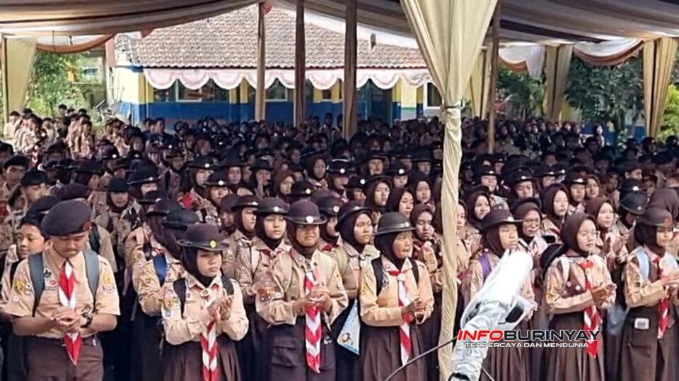 Ratusan Pramuka Penggalang SD dan SMP mengikuti pembukaan Ajag Cup ke-10 Tingkat Jawa Barat 2026 di halaman SDN Permata Hijau, Rancaekek, Kabupaten Bandung.