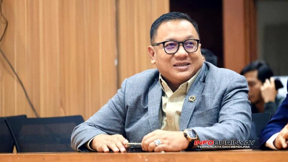 Anggota Komisi I DPRD Jawa Barat H. Pradi Supriatna saat mengikuti pembahasan kebijakan manajemen ASN dan rekrutmen PPPK.