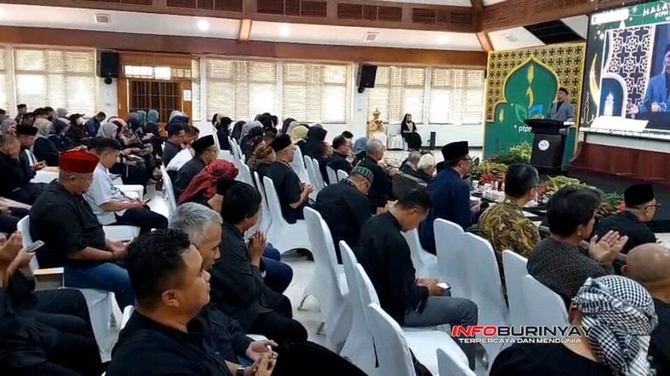 Karyawan dan manajemen PTPN I Regional 2 mengikuti kegiatan halal bihalal Idul Fitri 1447 H di Ruang Serbaguna Bandung dengan tausiyah dan silaturahmi