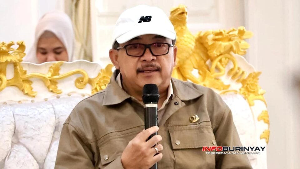 Muhammad Sidkon Djampi anggota Komisi I DPRD Jawa Barat menyampaikan keterangan terkait polemik THR PPPK Paruh Waktu di Pemprov Jabar.