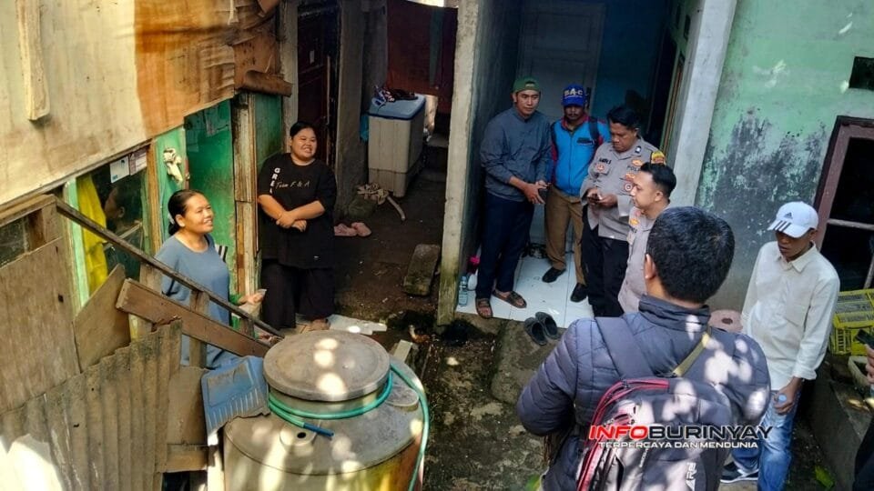 Kades terpilih Cangkuang Kulon bersama Disperkimtan dan aparat kepolisian meninjau langsung rumah tidak layak huni di RW 14 RT 04