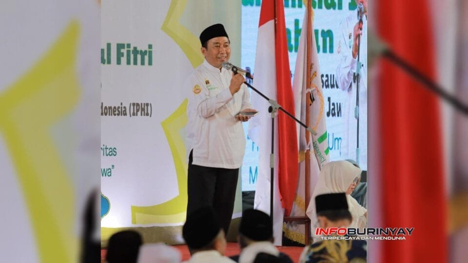 Ketua IPHI Jawa Barat Dr. H. Ijang Faisal memberikan sambutan pada acara Halalbihalal IPHI Jabar di Gedung Pakuan Bandung