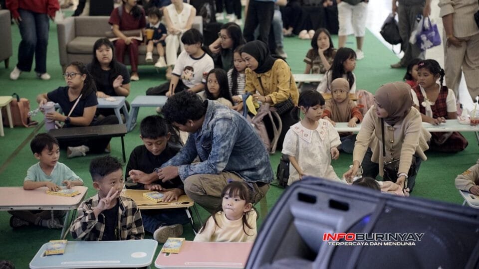 Lomba mewarnai anak dalam Easter Festive Phoria 2026 di Festival Citylink Bandung dengan peserta lintas agama