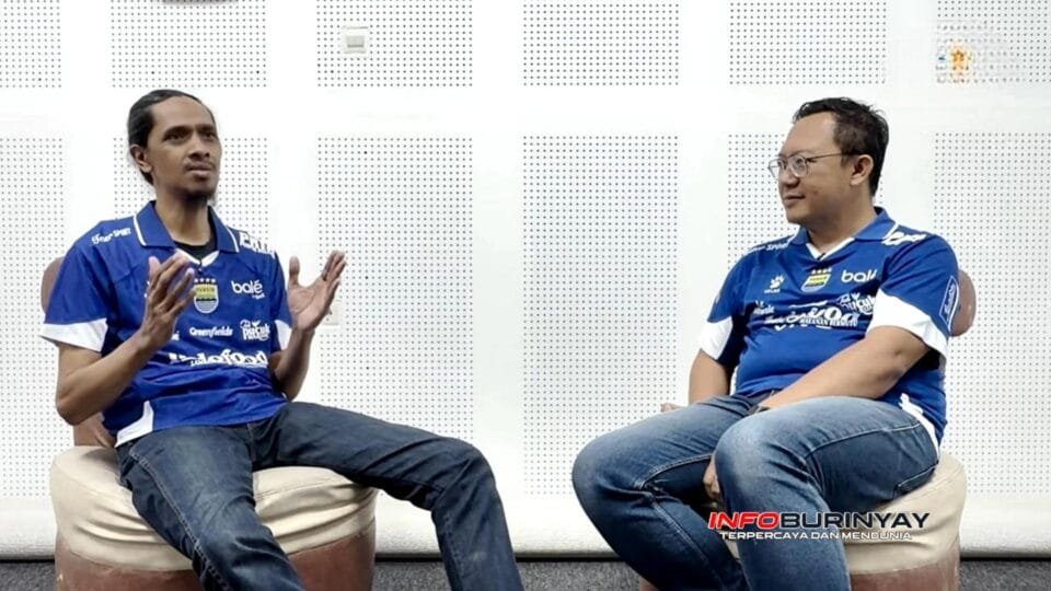 Wahyu Budiantoro (kiri) saat wawancara membahas fenomena akun olahraga “homeless” dalam tayangan YouTube RHD Creative Network