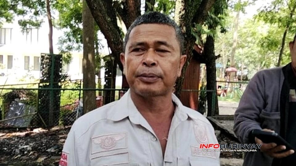 Wakil Ketua APDESI Kabupaten Bandung, Rosiman, memberikan keterangan terkait keterlambatan pencairan Dana Desa tahap I