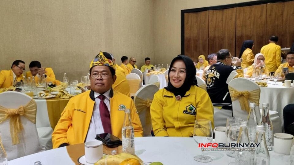 Hj. Sonia Sugian bersama Wakil Ketua DPD Partai Golkar Pusat Idrus MArham, saat menghadiri MUSDA XI DPD Partai Golkar