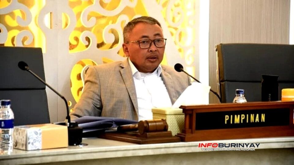 Ketua Komisi V DPRD Jawa Barat Yomanius Untung saat menyampaikan pandangan terkait pengoperasian Sekolah Maung di Bandung
