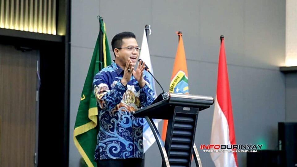 Ketua Umum AKKOPSI Dadang Supriatna menyampaikan rekomendasi percepatan eliminasi TBC dan penguatan sanitasi kepada 42 kepala daerah se-Tanah Papua di Kota Sorong, Papua Barat Daya.