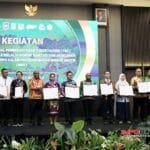 Penandatanganan dan deklarasi bersama 42 kepala daerah se-Tanah Papua dalam Gerakan Nasional Pemberantasan Tuberkulosis (TBC) Berbasis Komunitas di Kota Sorong, Papua Barat Daya, Sabtu (3052026)