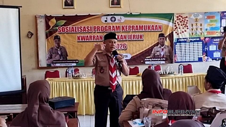 Kepala Pusat Pendidikan dan Pelatihan Cabang (Pusdiklacab) Parahyangan Kabupaten Bandung, K. Saeful Akbar, menyampaikan materi saat Sosialisasi Program Kepramukaan Kwarran Solokan Jeruk Tahun 2026 di SDN Rancakasumba 2, Kecamatan Solokan Jeruk, Kabupaten Bandung.