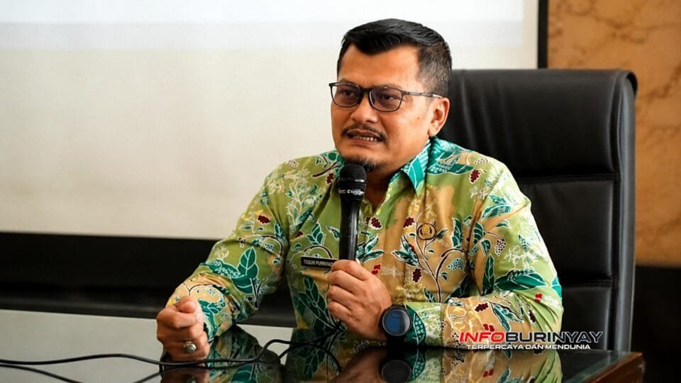 Kepala Dinas Komunikasi dan Informatika Kabupaten Bandung, H. Teguh Purwayadi, S.STP., M.Si., memberikan keterangan mengenai penyesuaian teknis verifikasi SPMB Tahap 2 Tahun 2026.
