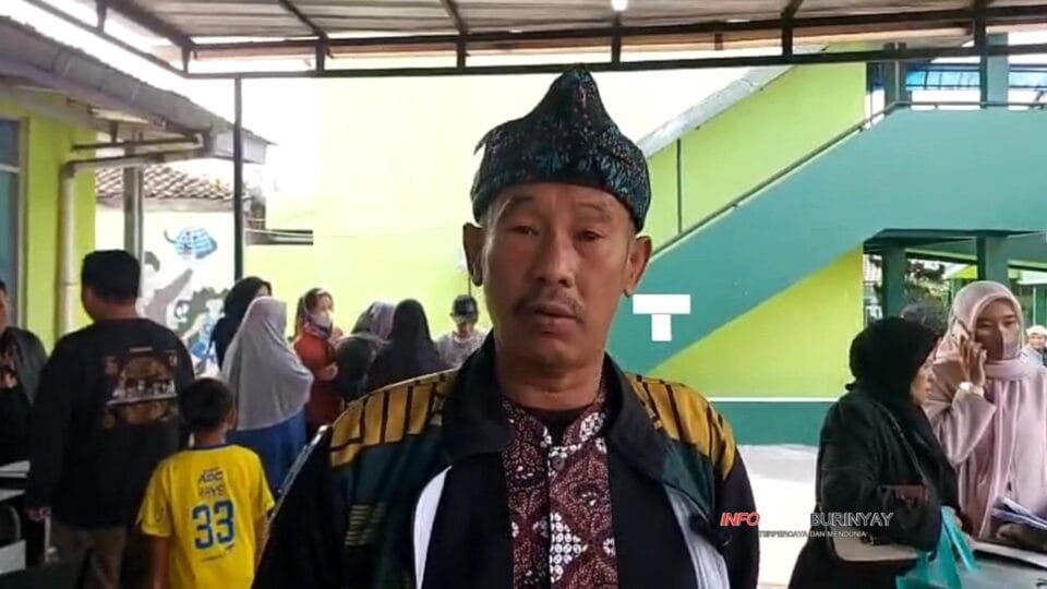 Kepala SMPN 1 Ciwidey Ahmad Rohman Somantri memberikan keterangan terkait hasil SPMB 20262027 yang menerima 225 siswa dari 421 pendaftar di SMPN 1 Ciwidey Kabupaten Bandung.