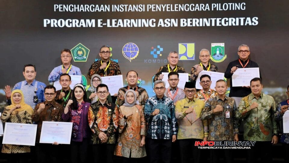 Penghargaan Program E-Learning ASN Berintegritas 2026 kepada instansi dan pemerintah daerah peserta implementasi tahap pertama, termasuk Pemerintah Kabupaten Bandung sebagai satu-satunya pemerintah kabupaten yang terpilih.