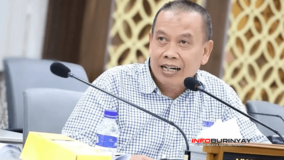 Ketua Komisi III DPRD Jawa Barat Jajang Rohana menyampaikan evaluasi kinerja Bank BJB dalam rapat kerja yang membahas peningkatan kontribusi terhadap Pendapatan Asli Daerah (PAD).