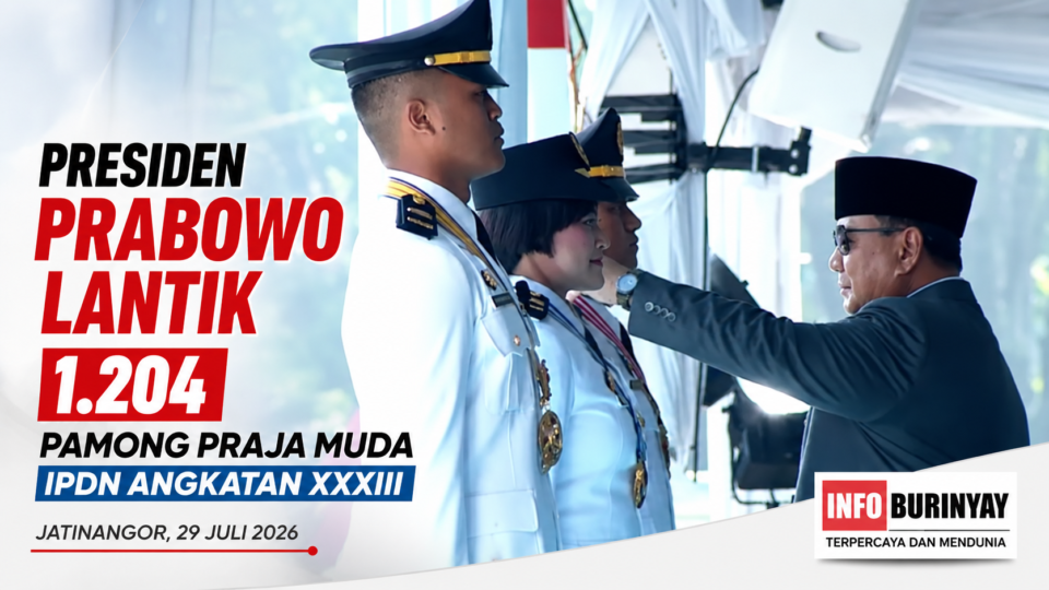 Presiden Prabowo Subianto menyematkan tanda pangkat kepada Pamong Praja Muda IPDN Angkatan XXXIII saat pelantikan 1.204 lulusan di Kampus IPDN Jatinangor, Sumedang, Jawa Barat.