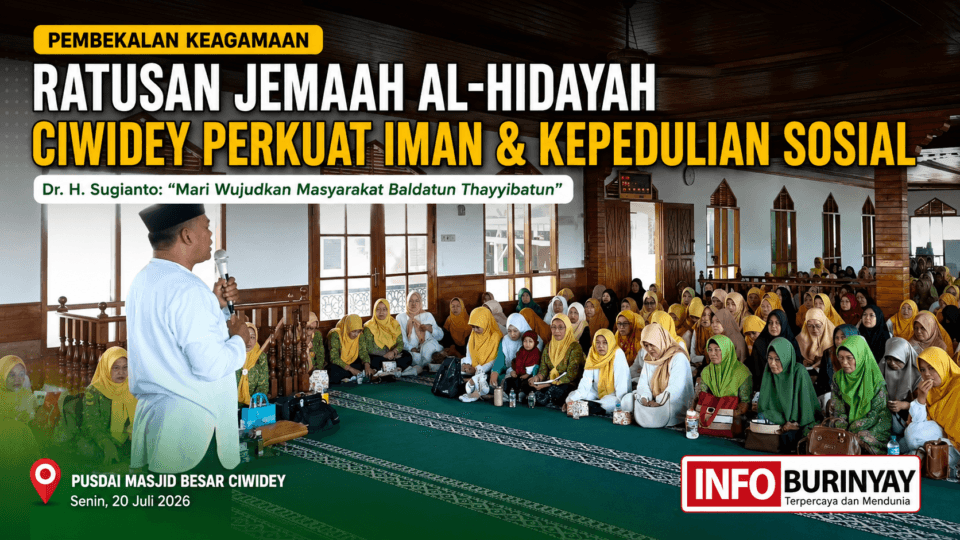 Dr. H. Sugianto, M.Si. memberikan pembekalan peningkatan kapasitas keagamaan kepada ratusan jemaah Majelis Ta'lim Pengajian Al-Hidayah se-Kecamatan Ciwidey di PUSDAI Masjid Besar Ciwidey, Kabupaten Bandung, Senin 20 Juli 2026.