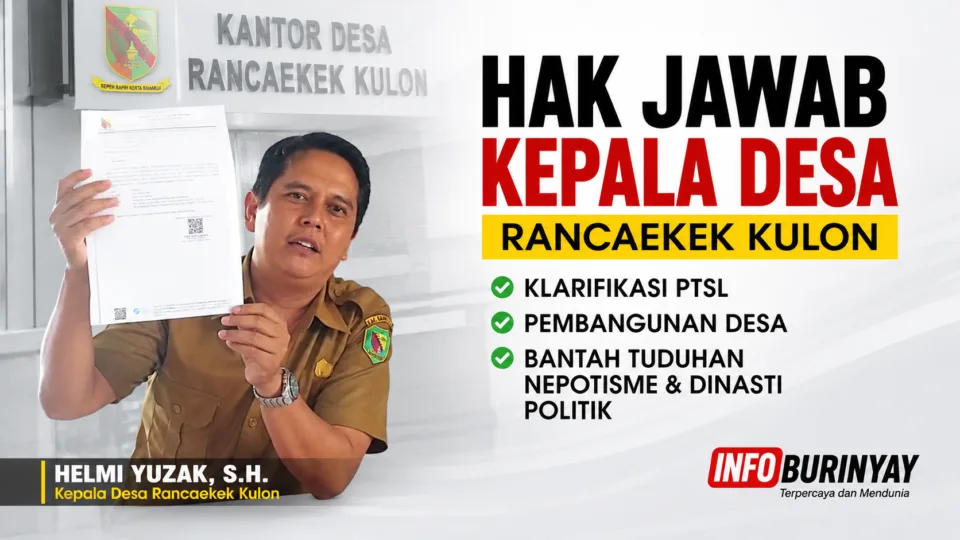 Helmi Yuzak Kepala Desa Rancaekek Kulon menunjukkan dokumen hak jawab saat mengklarifikasi pemberitaan terkait PTSL, proyek lapen aspal, transparansi pembangunan desa, serta tuduhan nepotisme di Kabupaten Bandung.