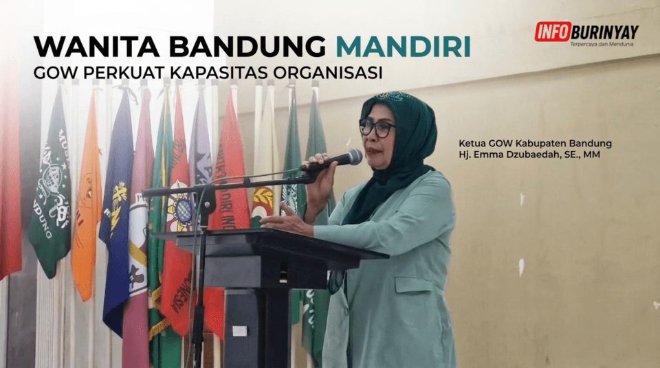 Ketua GOW Kabupaten Bandung Emma Dzubaedah saat menyampaikan sambutan Seminar Bedas Cerdas bersama Kesbangpol Kabupaten Bandung
